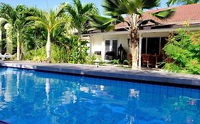 Frangipani Apartments  4*